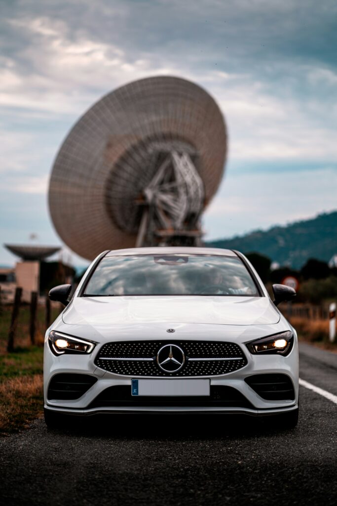 Dummy Mercedes-Benz bilfoto – foto: Alberto Frías / Unsplash